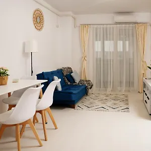 https://central-breezy-loft.bucharesthotelsnow.com